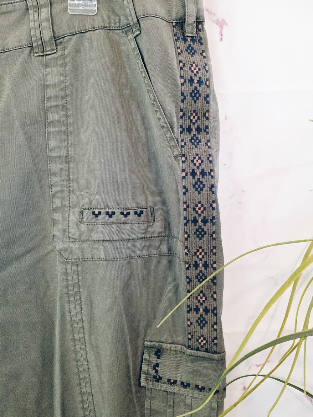 Sundance Embroidered Trim Cargo Pants Olive Green Utility Pants 16 - Picture 3 of 7